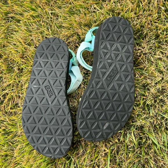 Teva women’s vibrant colorful platform sandals - Picture 3 of 5